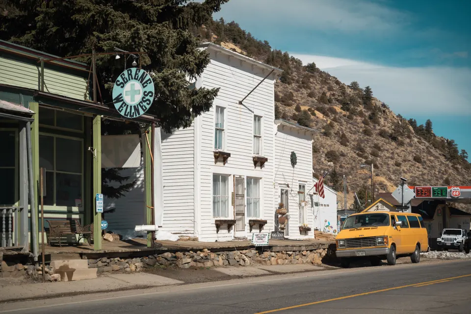 Moore — towing service